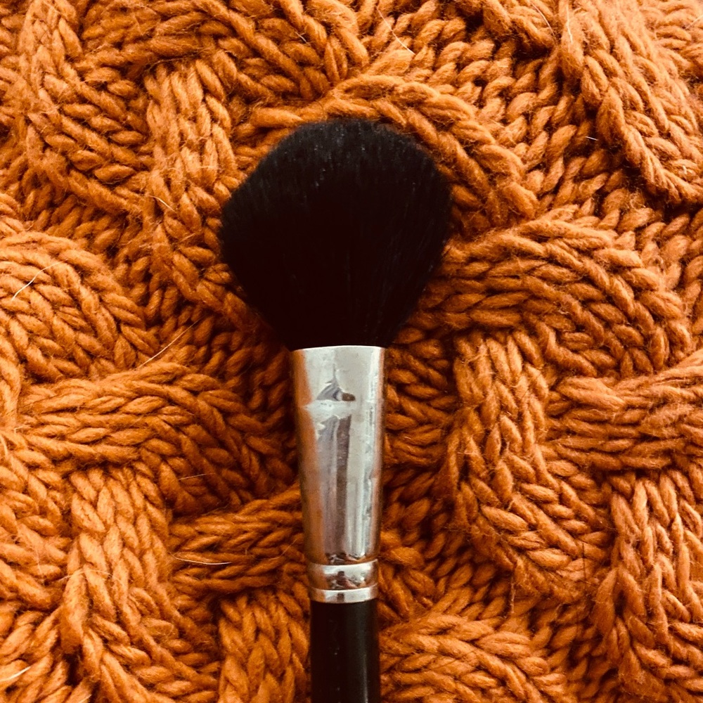 MAC 150 brush large powder setting blush bronzer